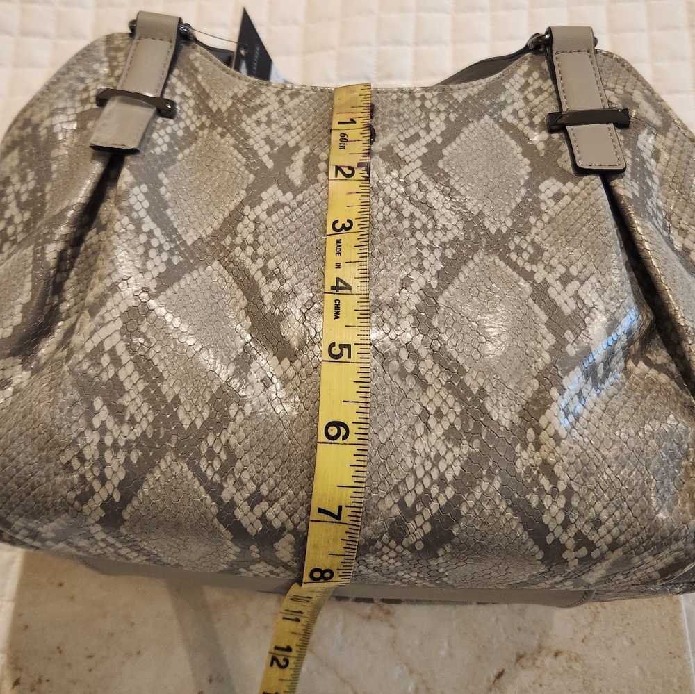 Vera Wang Simply Vera Hang Bag Satchet And Wallet Grey Python - Picture 6 of 15